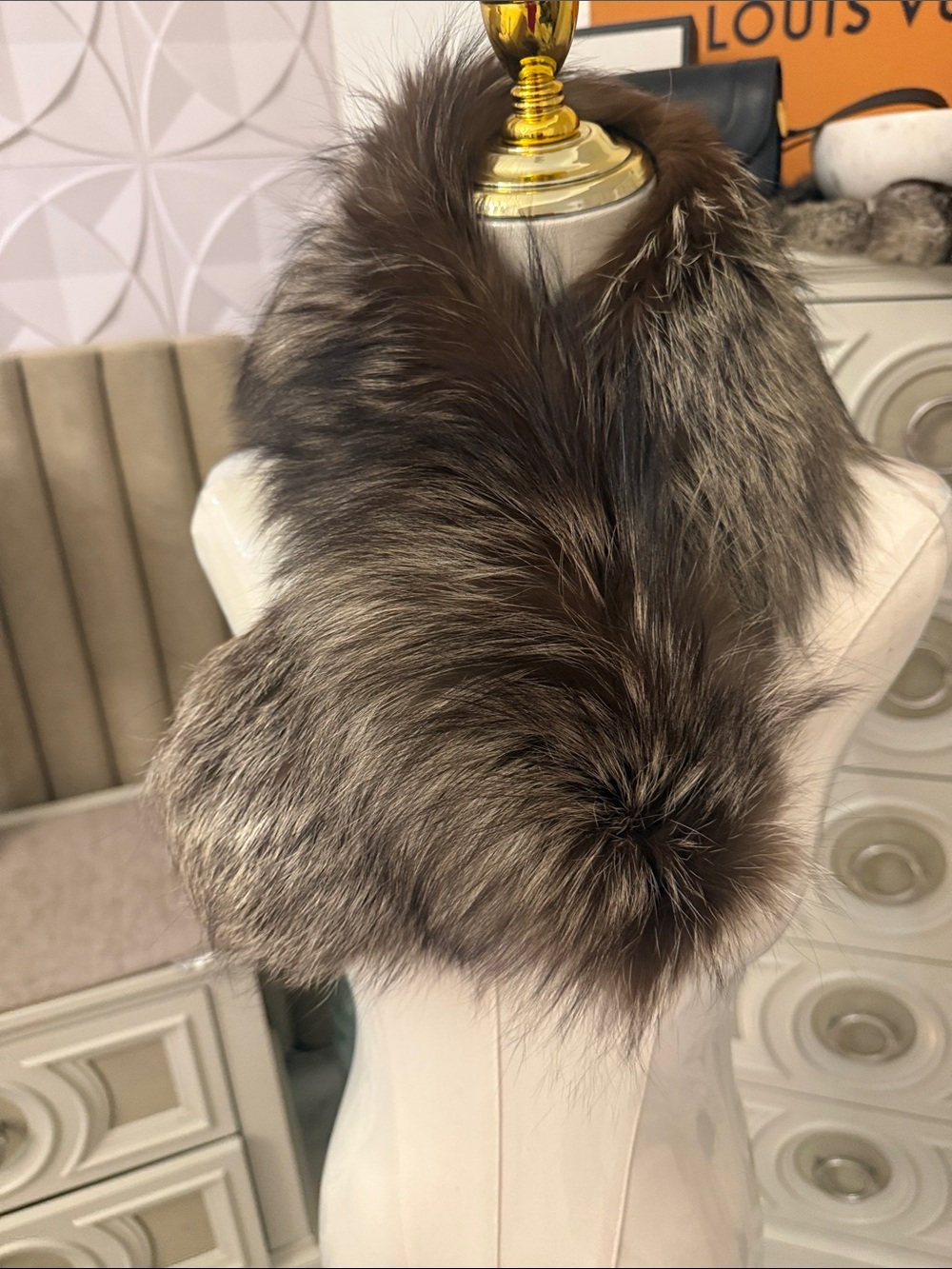 Silver fox fur collar